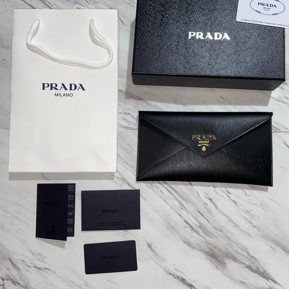100% authentic BRAND NEW Prada envelope wallet - Picture 4 of 10